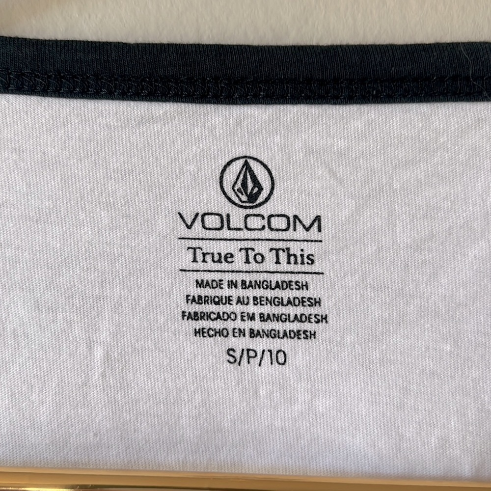 Volcom Crop Top - Picture 2 of 3